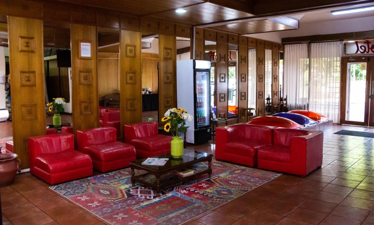 Hotel Gran Muso Los Ángeles Екстериор снимка