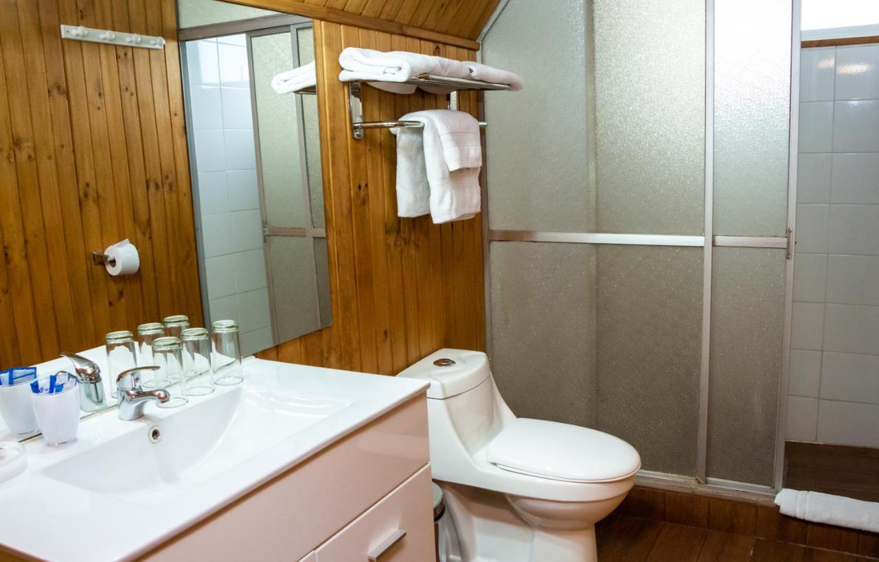 Hotel Gran Muso Los Ángeles Екстериор снимка