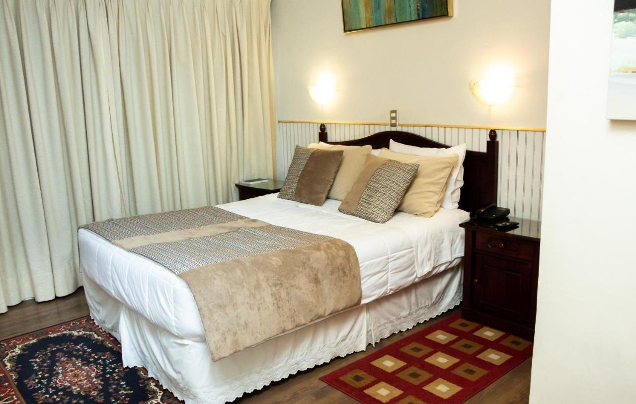 Hotel Gran Muso Los Ángeles Екстериор снимка