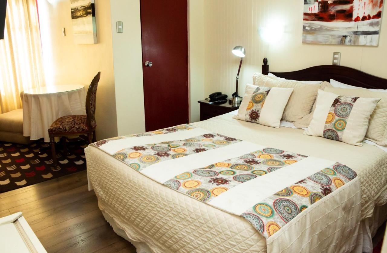 Hotel Gran Muso Los Ángeles Екстериор снимка