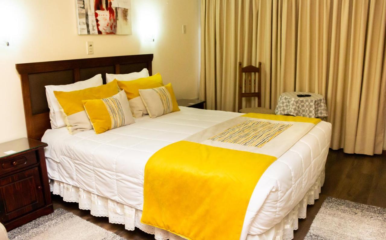 Hotel Gran Muso Los Ángeles Екстериор снимка