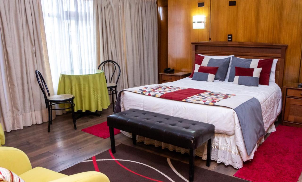Hotel Gran Muso Los Ángeles Екстериор снимка