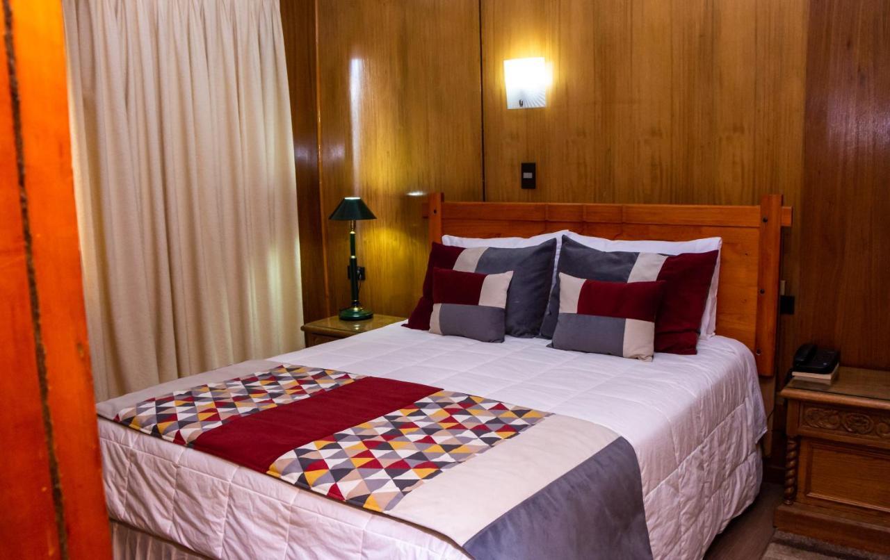 Hotel Gran Muso Los Ángeles Екстериор снимка