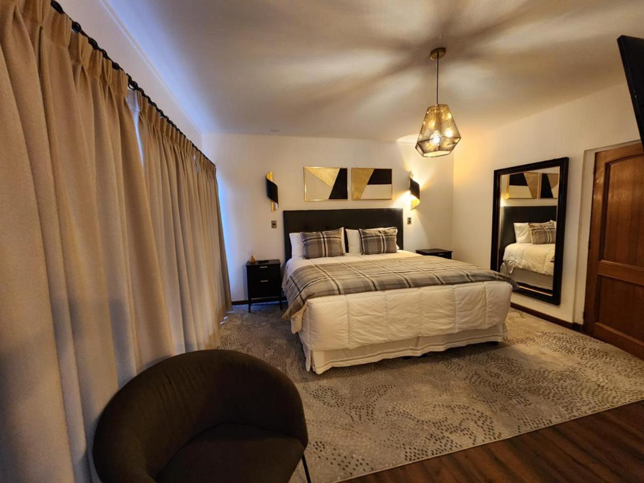 Hotel Gran Muso Los Ángeles Екстериор снимка
